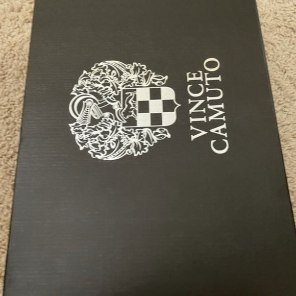 Heels - Picture 6 of 6